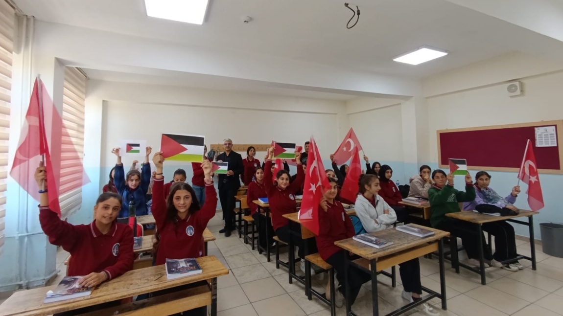 Okulumuzda 7 Ekim Dünya Filistin Farkındalık Günü Münasebetiyle Filistin hakkının yanında olduğumuzu gösterdik.
